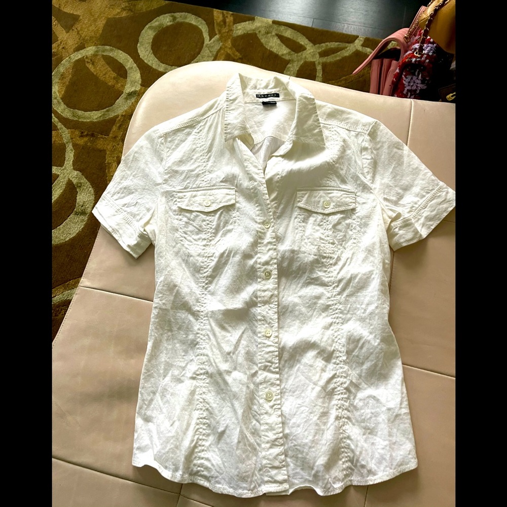 Short sleeve buttoned down shirt
